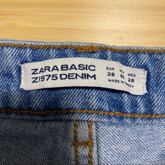 Zara Distressed Exposed Button Fly High Rise - Picture 6 of 8